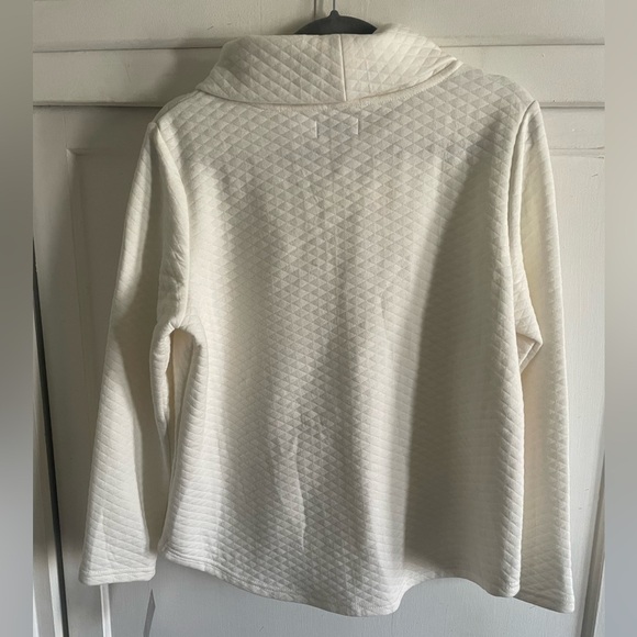 Croft & Barrow sweater. New. - Picture 3 of 8
